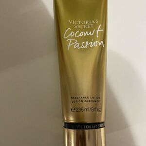 Victoria's Secret Gold Coconut Passion Lotion